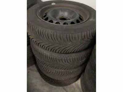 Jantes acier + Pneus 16" 205/60 R16 92H (2026) - Foto 1