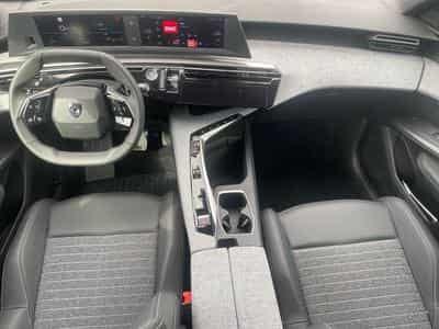 Peugeot 3008 1.2 HYBRID 145 ALLURE E-DCS6 (2025) - Photo 9