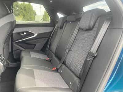 Peugeot 3008 1.2 HYBRID 145 ALLURE E-DCS6 (2025) - Photo 12