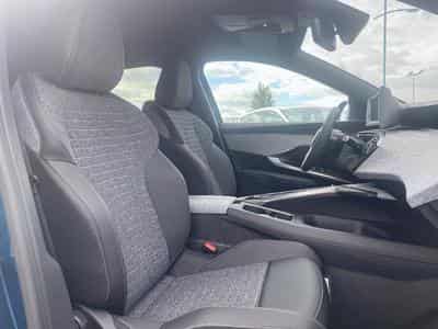 Peugeot 3008 1.2 HYBRID 145 ALLURE E-DCS6 (2025) - Photo 11