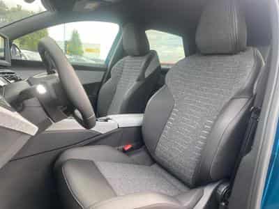 Peugeot 3008 1.2 HYBRID 145 ALLURE E-DCS6 (2025) - Photo 10