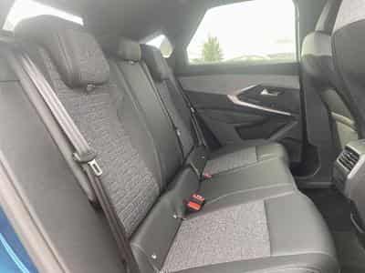Peugeot 3008 1.2 HYBRID 145 ALLURE E-DCS6 (2025) - Photo 13