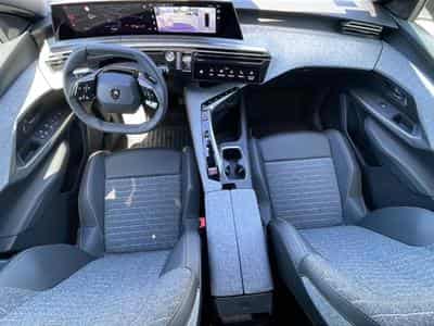 Peugeot 5008 HYBRID 145 ALLURE E-DCS6 (2025) - Photo 9