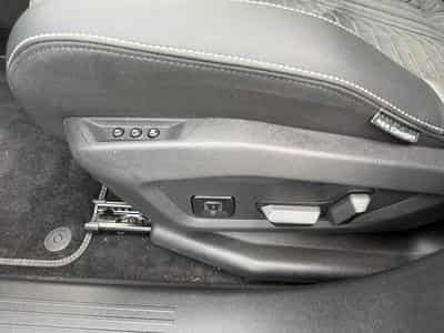 Peugeot 5008 HYBRID 145 GT E-DCS6 (2025) - Photo 13