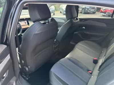 Peugeot 408 HYBRID 145 ALLURE E-DCS6 (2025) - Photo 13