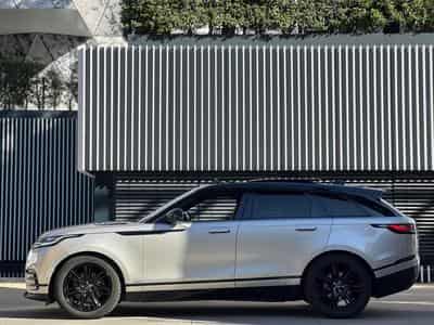 Land-Rover Range Rover Velar / AUTOMATIQUE / TOIT OUVRANT / PANO / 300 HP / SUSPENSION PN (2018) - Photo 7