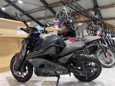 Ultraviolette F77 SuperStreet Cosmic Black (2026) - Photo 4