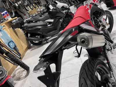 Fantic Motard XMF 4T PERFORMANCE (2026) - Photo 5