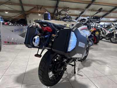 Moto Guzzi V85 TT TRAVEL 35 KW (2024) - Photo 3