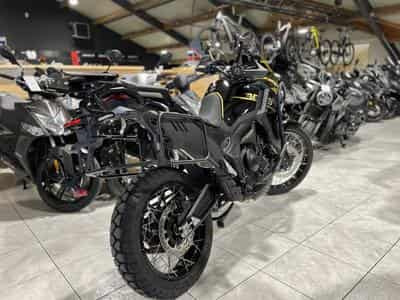 Zontes 703 F BLACK/GOLD 21 + Pack valises offert (2026) - Photo 3