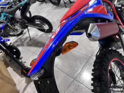 Beta R Enduro RACING 2T (2026) - Photo 5