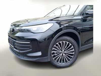 VW Tiguan LED+ Nav Pano (2026) - Photo 2