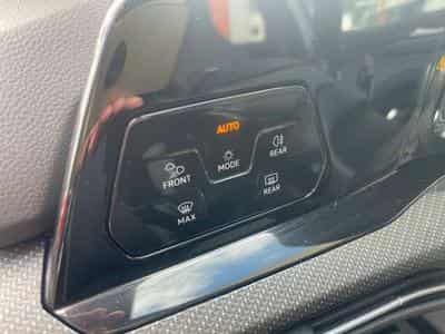 VW Golf (2023) - Photo 9