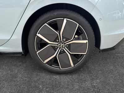VW Golf R-Line Limited (2026) - Photo 12