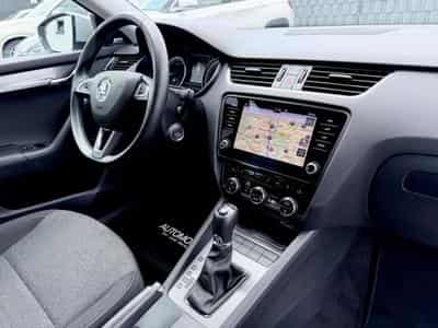 Skoda Octavia Octavia Combi 1.5 TSI DSG /NAVI/LED/ACC/CARPLAY/ (2019) - Photo 12