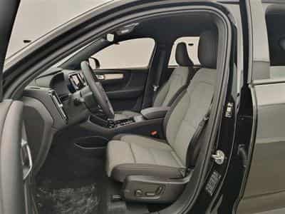 Volvo XC40 2.0 B3 Geartronic NAVI / FULL LED / HARMANN KARDON / CAMERA (2026) - Photo 7