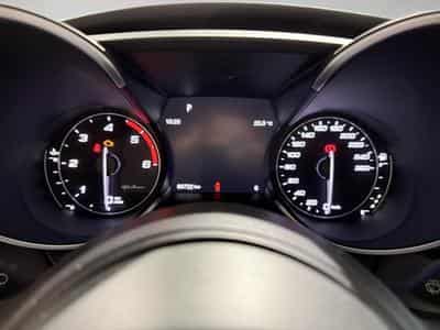 Alfa-Romeo Giulia 2.2 MJD 210 Q4 Veloce (2023) - Foto 2