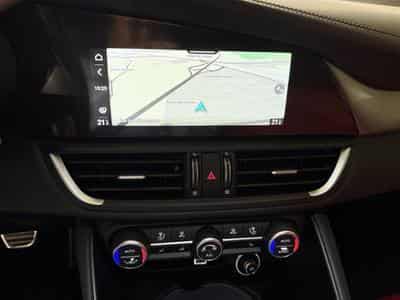 Alfa-Romeo Giulia 2.2 MJD 210 Q4 Veloce (2023) - Foto 3