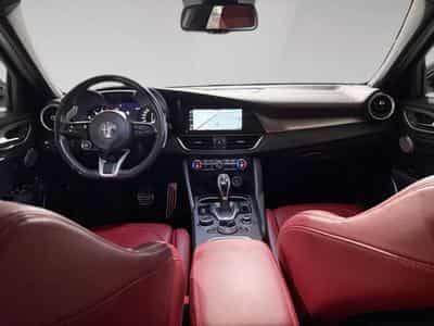 Alfa-Romeo Giulia 2.2 MJD 210 Q4 Veloce (2023) - Foto 5