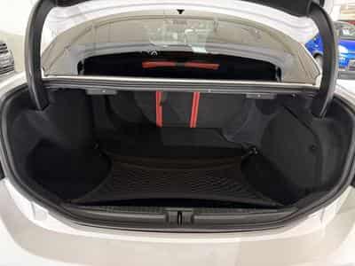 Alfa-Romeo Giulia 2.2 MJD 210 Q4 Veloce (2023) - Foto 13
