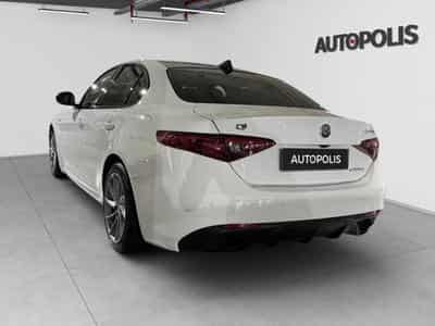 Alfa-Romeo Giulia 2.2 MJD 210 Q4 Veloce (2023) - Foto 14