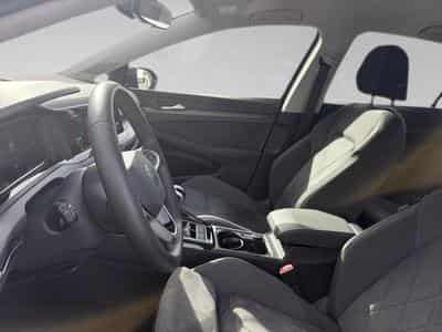 VW Golf VIII 1.5 TSI 96kW Style (2024) - Photo 4