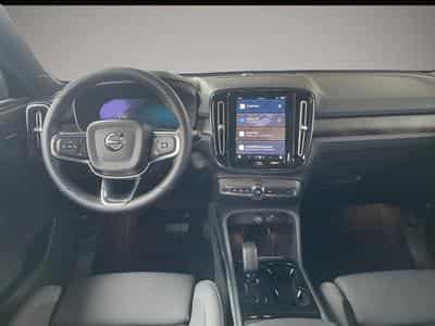 Volvo XC40 (2023) - Photo 8