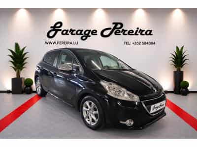 Peugeot 208 1.6 HDI 92 STYLE 1 HAND (2014) - Photo 1