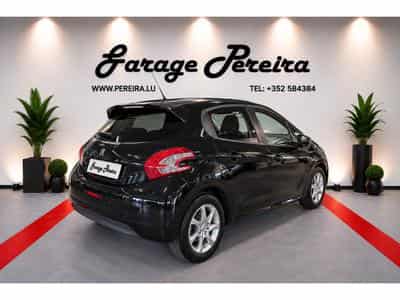 Peugeot 208 1.6 HDI 92 STYLE 1 HAND (2014) - Photo 3