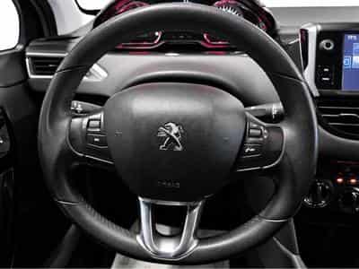 Peugeot 208 1.6 HDI 92 STYLE 1 HAND (2014) - Photo 8