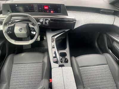 Peugeot 3008 1.2 HYBRID 145 ALLURE E-DCS6 (2025) - Photo 10
