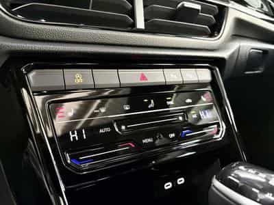 VW T-Roc R-Line Black Edition 1.5 TSI 150 CV DSG7 *PANO* BLACK* CAM * (2025) - Photo 15