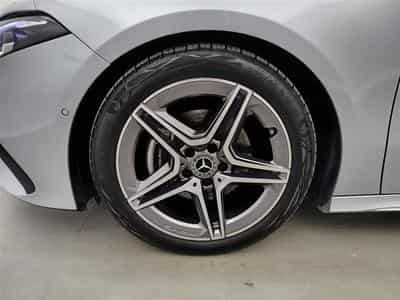 Mercedes A 180 Pack AMG  Navi / Led / PDC av+ar / Pano (2025) - Foto 6