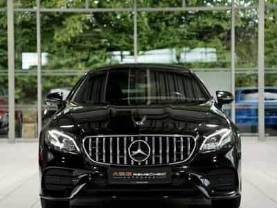 Mercedes E 450 4M Coupé AMG Line *2.H *19 *Pano*HUD*360° (2019) - Photo 3