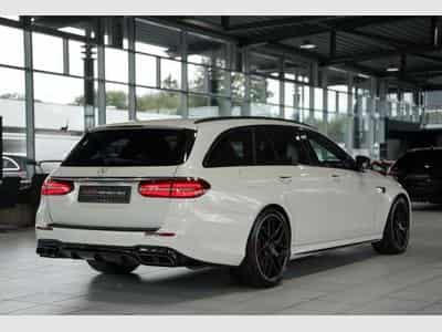 Mercedes E 63 AMG S T 4M *20 *H-UP*Perf-AGA*Night*Memory (2019) - Foto 8