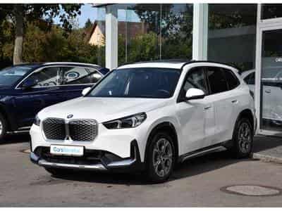 BMW iX1 eDrive20 xLine 66,5 kWh PANO CUIR MEMO ACC CAM360 HUD 1°MAIN (2025) - Foto 2