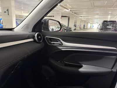 MG ZS MG 1.0 FWD LUXURY (2024) - Foto 9