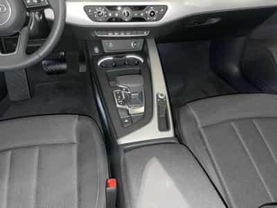 Audi A4 Avant 35 TDI S tronic Avant (2024) - Foto 10