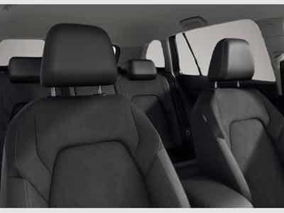 VW Golf (2025) - Photo 5