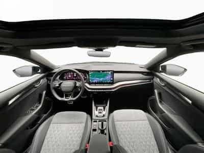 Skoda Octavia Sportline+DSG+DCC+P.Light&View+Pano+LED+Navi (2025) - Photo 2