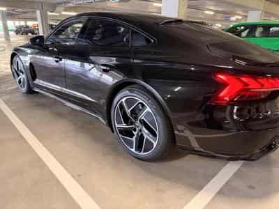 Audi e-tron GT (2022) - Photo 5