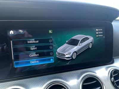 Mercedes E 300 BERLINE HYBRIDE ESSENCE (2022) - Photo 11