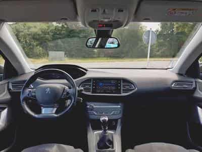 Peugeot 308 Allure (2021) - Photo 8