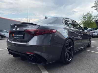Alfa-Romeo Giulia Giulia 2.9 V6 Bi-Turbo Quadrifoglio (2017) - Foto 5