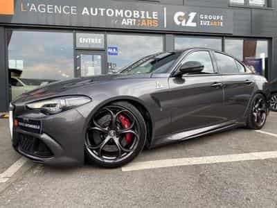 Alfa-Romeo Giulia Giulia 2.9 V6 Bi-Turbo Quadrifoglio (2017) - Foto 2