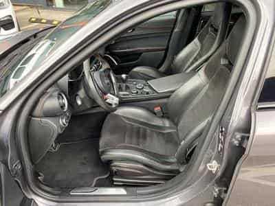 Alfa-Romeo Giulia Giulia 2.9 V6 Bi-Turbo Quadrifoglio (2017) - Foto 12