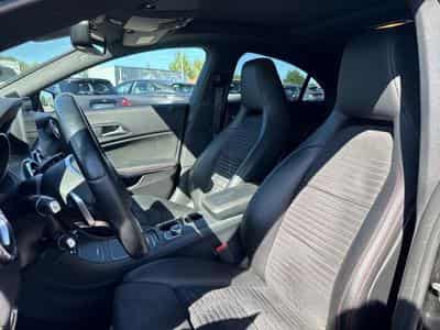 Mercedes CLA 220 D FASCINATION 7G-DCT (2018) - Photo 11