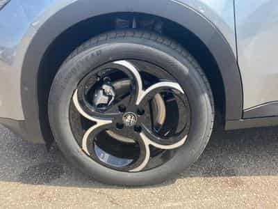 Alfa-Romeo JUNIOR 1.2 IBRIDA 145 SPECIALE E-DCT6 (2026) - Foto 11