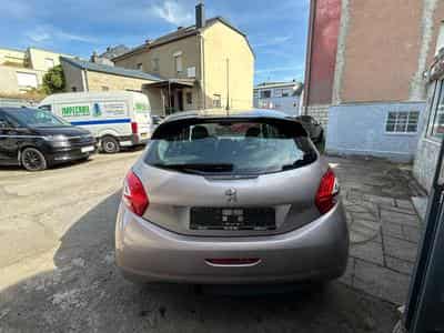 Peugeot 208 1.2 AUTOMATIQUE 5 PORTES (2014) - Photo 5