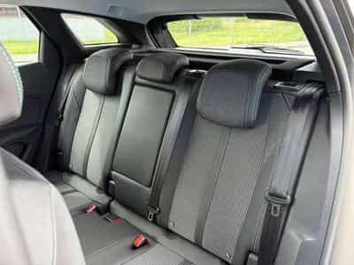Peugeot 3008 3008 PureTech 130EAT8 allure pack (2023) - Foto 6